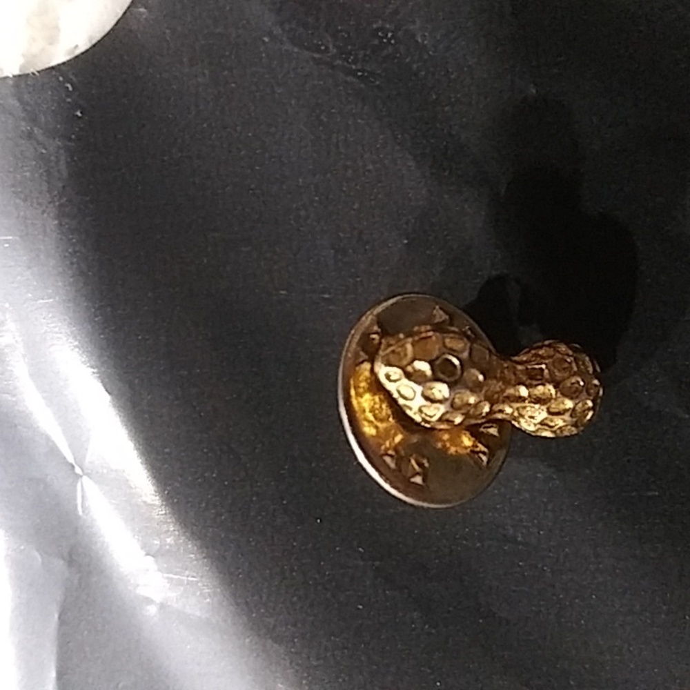 Tiny Peanut pin/broach